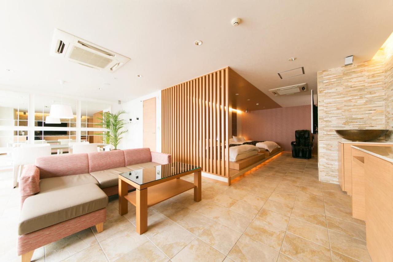 Hotel Lotus Toyonaka (Adults Only) Eksteriør billede