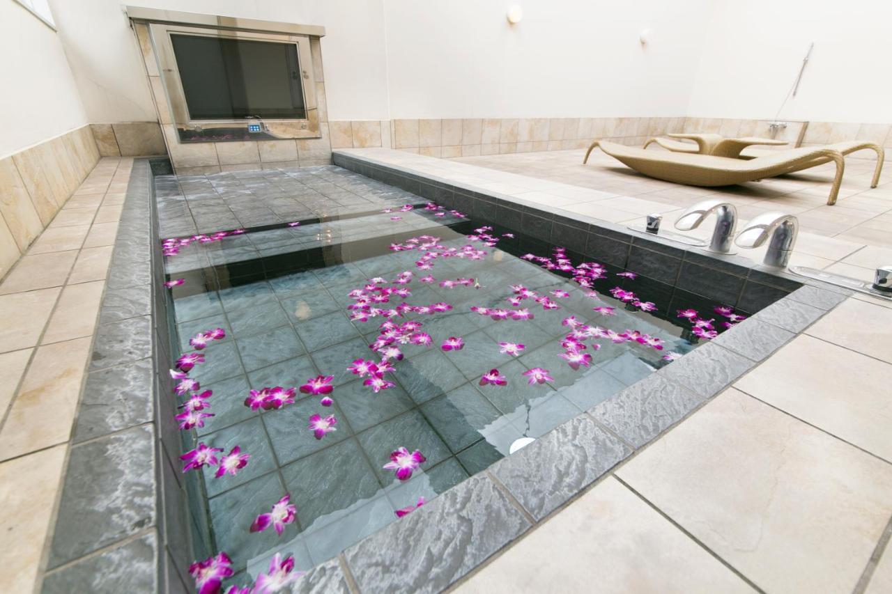Hotel Lotus Toyonaka (Adults Only) Eksteriør billede